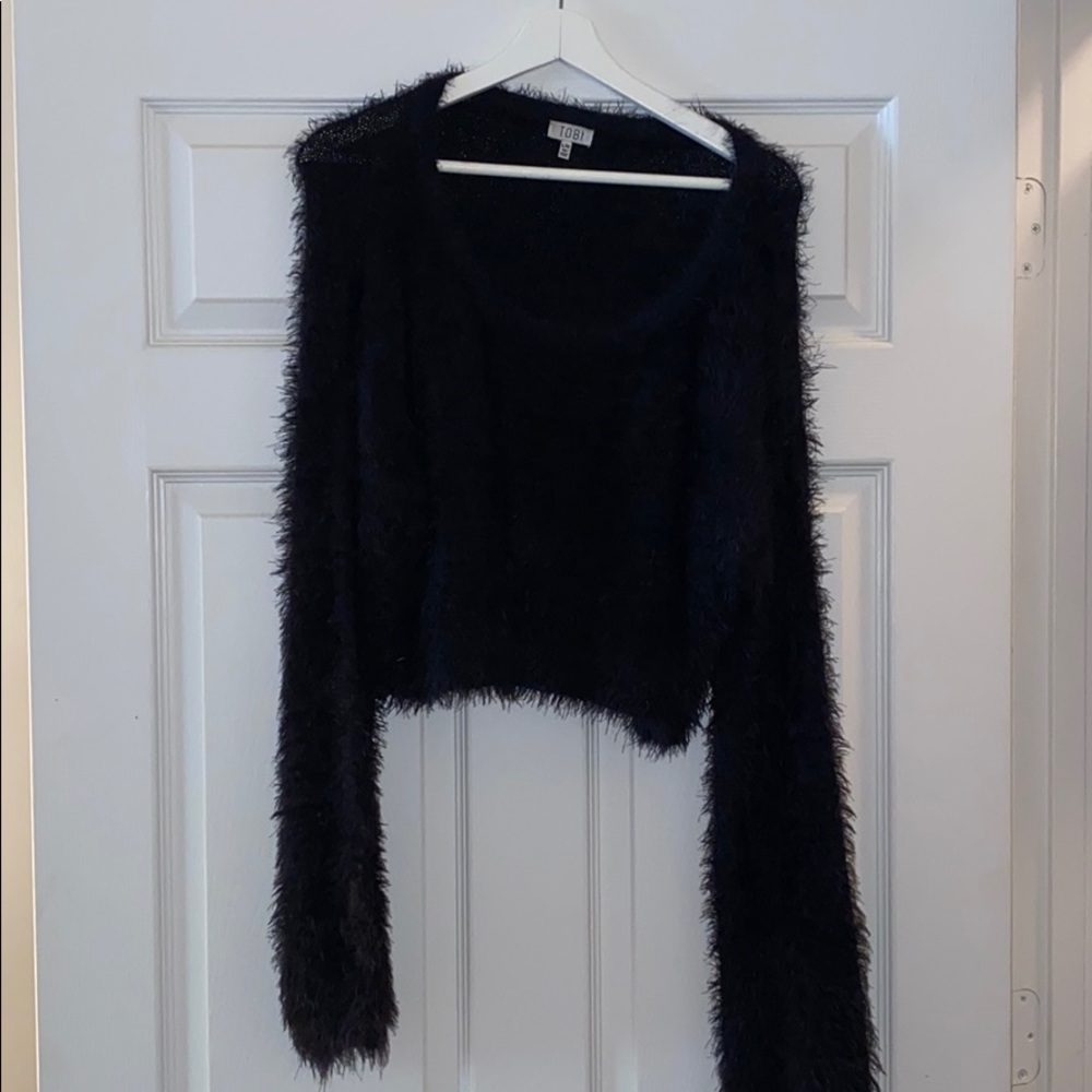 Fuzzy cropped sweater